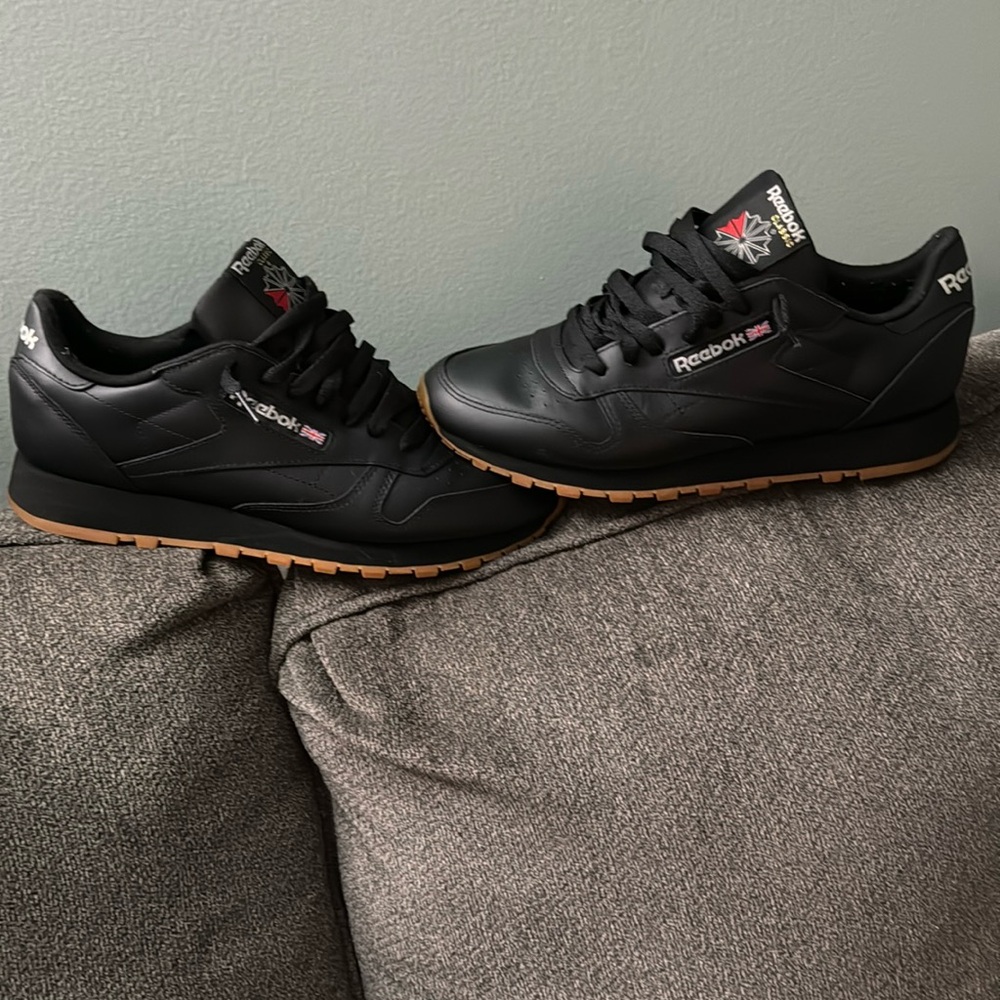 Reebok Classics size 9 1/2